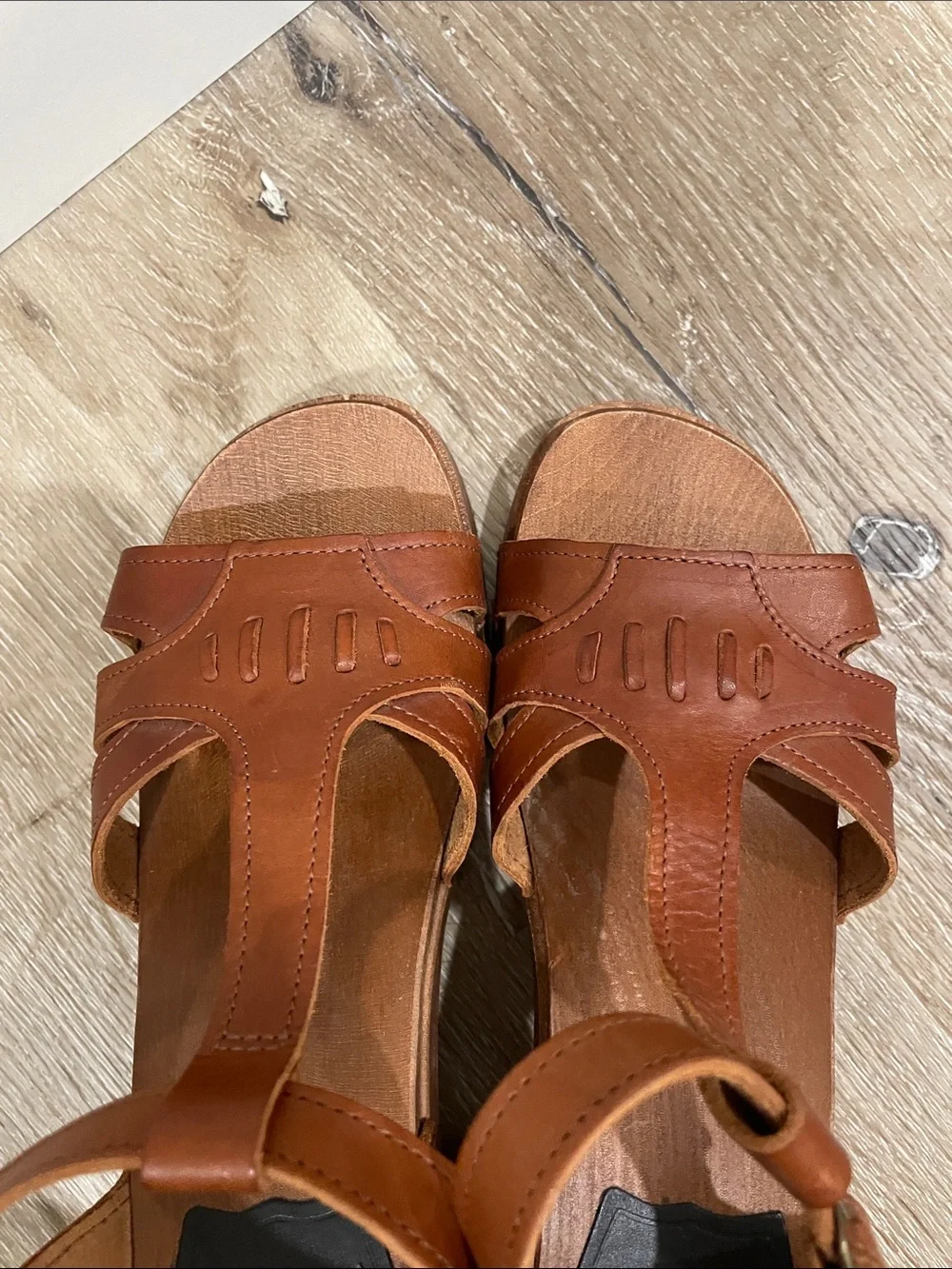 Swedish Hasbeens Cognac Leather Brown Tan T-Strap Heeled Chunky Sandals Size 39